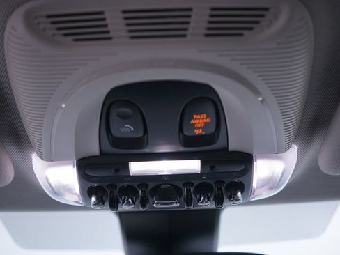 Used 2024 MINI Cooper 2-Door Hardtop FWD image 17