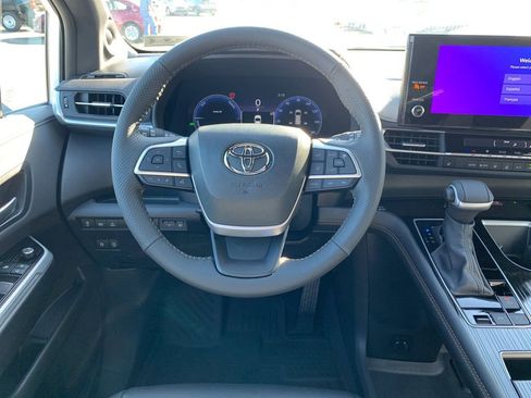 New 2026 Toyota Sienna XLE Woodland Edition AWD/4WD image 16
