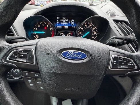 Used 2019 Ford Escape SE image 46