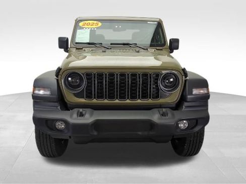 Used 2025 Jeep Wrangler Sport AWD/4WD image 16