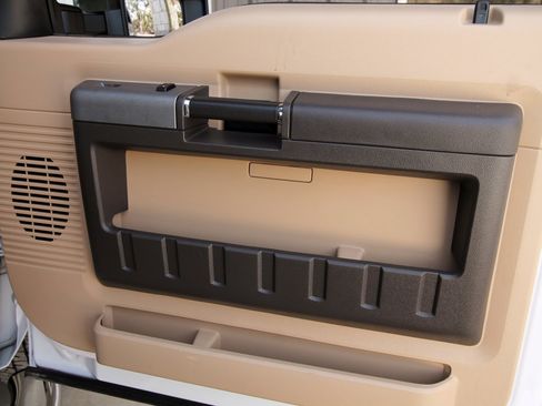 Used 2011 Ford F250 Lariat w/ Lariat Ultimate Pkg image 36