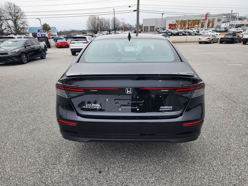 Used 2025 Honda Accord Sport image 5