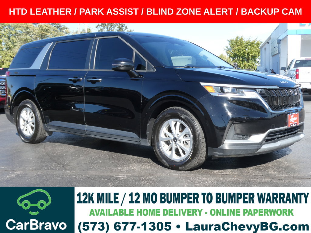 Used 2023 Kia Carnival LX FWD image 1