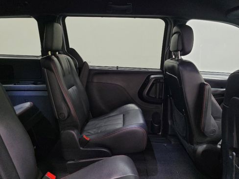 Used 2019 Dodge Grand Caravan GT w/ Safety Sphere Group FWD image 19