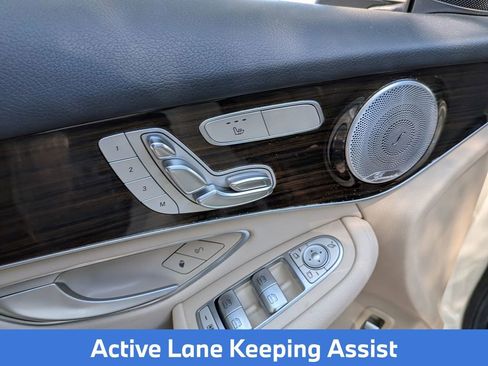 Used 2017 Mercedes-Benz GLC 300 image 32