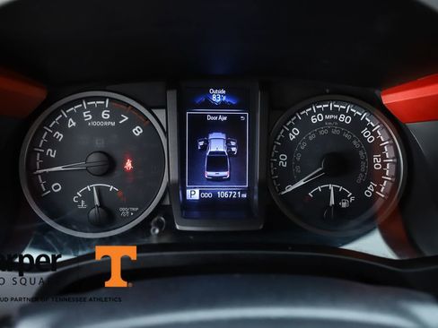 Used 2018 Toyota Tacoma TRD Off-Road image 27