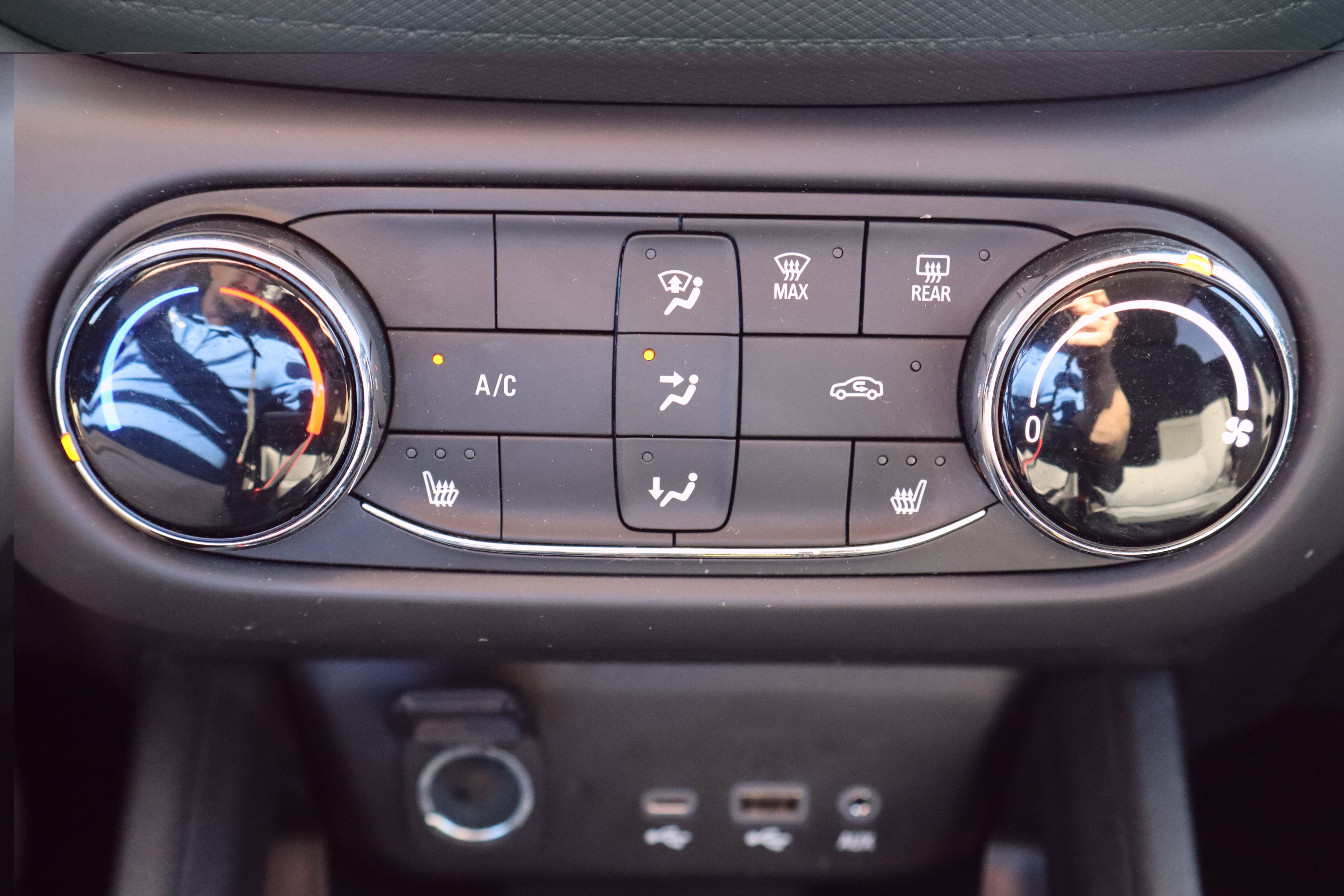 Used 2022 Chevrolet TrailBlazer LT w/ LPO, Blackout Package FWD image 20