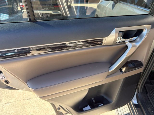 Used 2021 Lexus GX 460 Premium w/ Premium Package AWD/4WD image 18