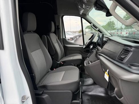 New 2026 Ford Transit 250 148 Medium Roof RWD image 17