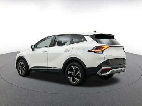 Used 2025 Kia Sportage LX FWD image 7