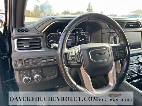 Used 2021 GMC Yukon XL Denali w/ Denali Premium Package image 13