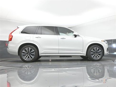 Used 2022 Volvo XC90 T6 Momentum w/ Advanced Package image 43