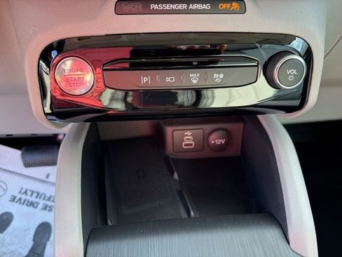 New 2025 Ford Escape PHEV w/ PHEV Premium Package image 11