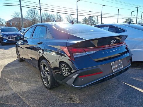 Used 2025 Hyundai Elantra Sport image 4