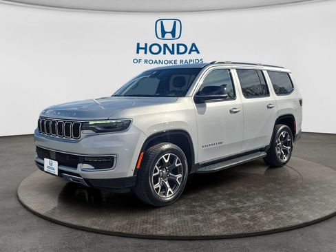 Used 2024 Jeep Wagoneer Series III image 1