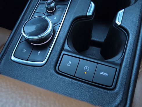 Used 2019 Cadillac XT4 Premium Luxury image 32