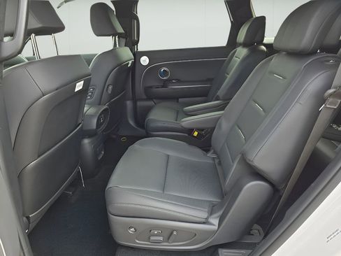 Used 2026 Hyundai Palisade Calligraphy image 14