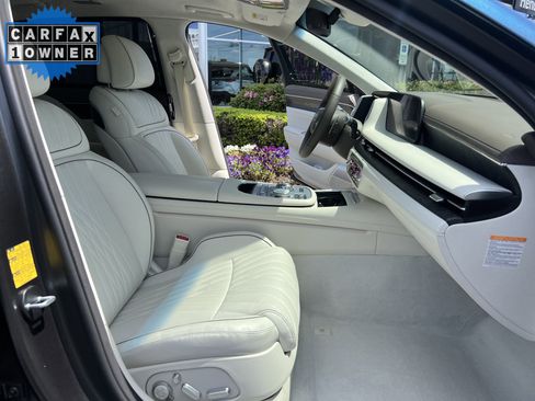 Used 2024 Genesis G90 3.5T image 35