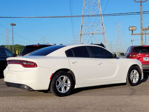 Used 2022 Dodge Charger SXT RWD image 3