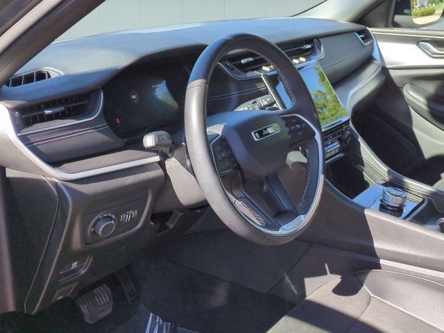 Used 2023 Jeep Grand Cherokee Altitude AWD/4WD image 10