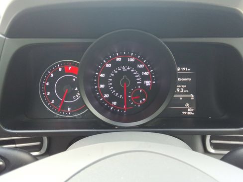 Used 2021 Hyundai Elantra SE FWD image 14