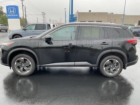 Used 2024 Nissan Rogue SV w/ SV Premium Package AWD/4WD image 8