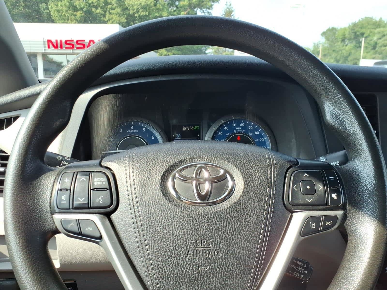 Used 2020 Toyota Sienna LE w/ LE Preferred Package FWD image 22