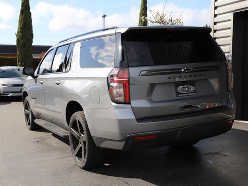 Used 2022 Chevrolet Suburban RST w/ Luxury Package AWD/4WD image 6