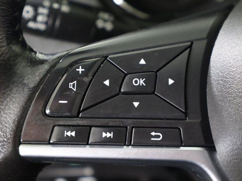 Used 2018 Nissan Rogue Sport SL w/ SL Premium Package image 41