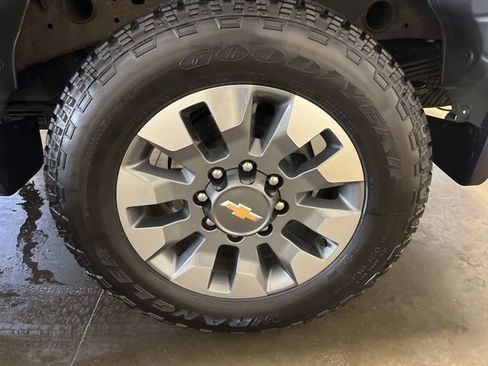 Used 2025 Chevrolet Silverado 2500 Custom w/ Custom Value Package AWD/4WD image 15