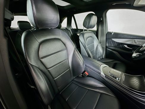 Used 2021 Mercedes-Benz GLC 300 GLC 300 image 28
