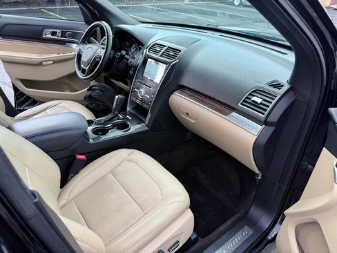 Used 2017 Ford Explorer Limited image 14