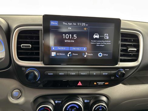 Certified 2026 Hyundai Venue SEL image 18