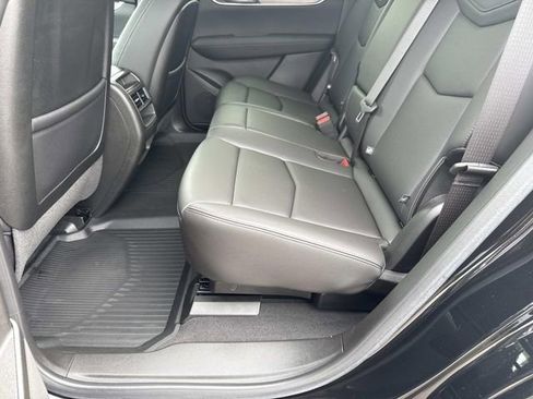 Certified 2024 Cadillac XT5 Luxury w/ LPO, Floor Liner Package AWD/4WD image 28