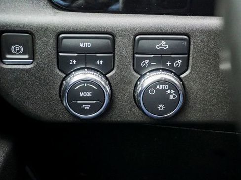 Used 2023 GMC Sierra 1500 SLE image 22