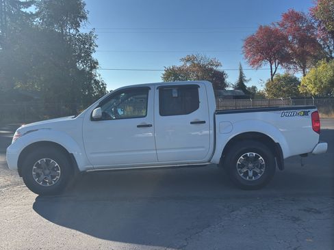 Used 2018 Nissan Frontier PRO-4X image 21