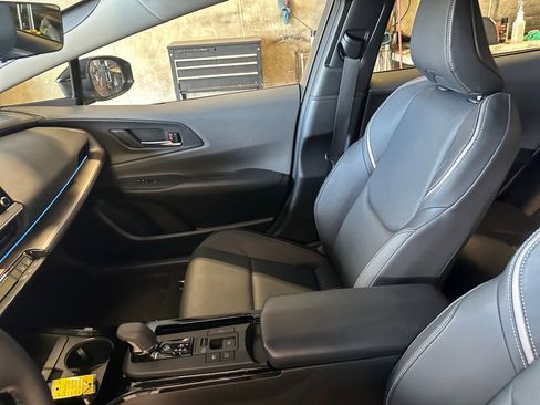 Used 2025 Toyota Prius Limited image 32