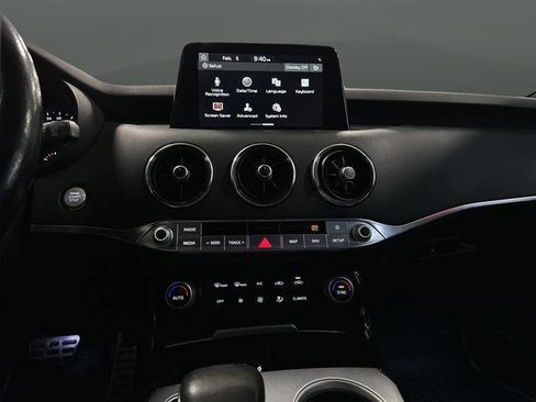 Used 2018 Kia Stinger GT2 image 9