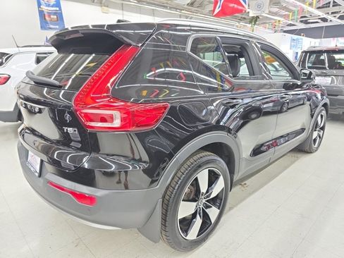 Used 2020 Volvo XC40 T5 Momentum w/ Protection Package AWD/4WD image 6