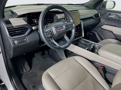 Used 2024 GMC Acadia Elevation image 9