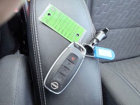 Certified 2023 Nissan Kicks SV image 17