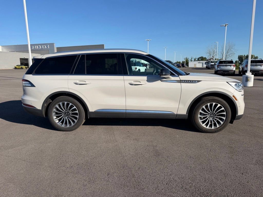 Used 2023 Lincoln Aviator Reserve w/ Equipment Group 201A AWD/4WD image 5