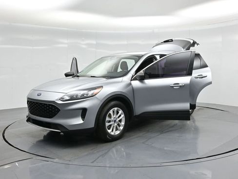 Used 2022 Ford Escape SE image 31