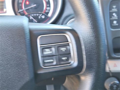 Used 2017 Dodge Journey SE w/ Flexible Seating Group image 20