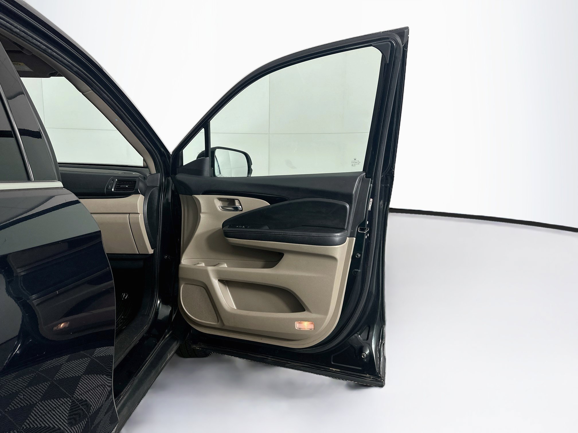 Used 2018 Honda Pilot Touring image 35