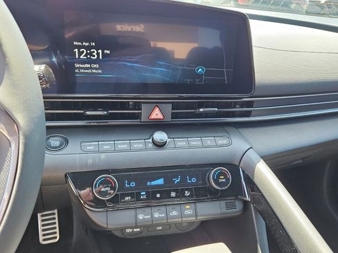 New 2025 Hyundai Elantra SEL FWD image 18