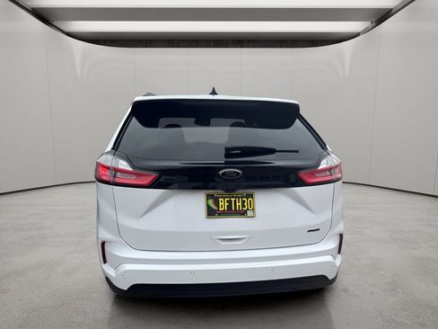 Used 2022 Ford Edge SE w/ Black Appearance Package image 5