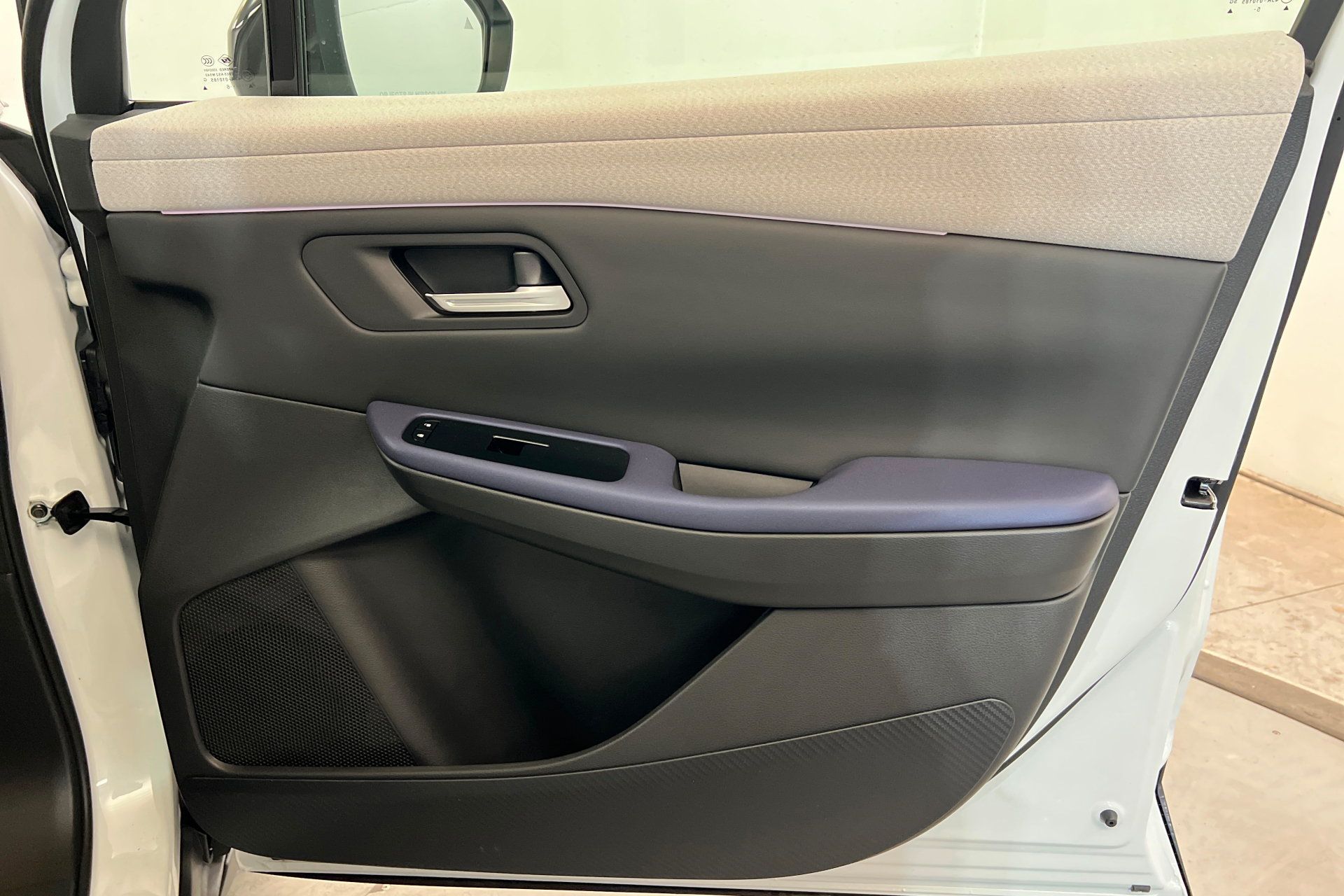 New 2026 Nissan Leaf Platinum+ w/ Illuminated Package FWD image 23