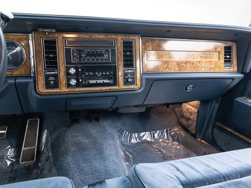 Used 1990 Buick Le Sabre Estate RWD image 14