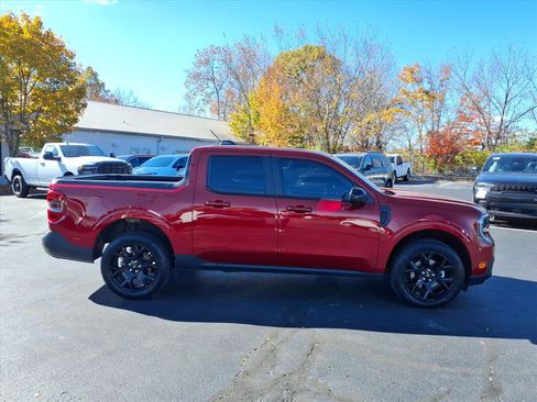 Used 2025 Ford Maverick Lariat w/ Black Appearance Package image 8